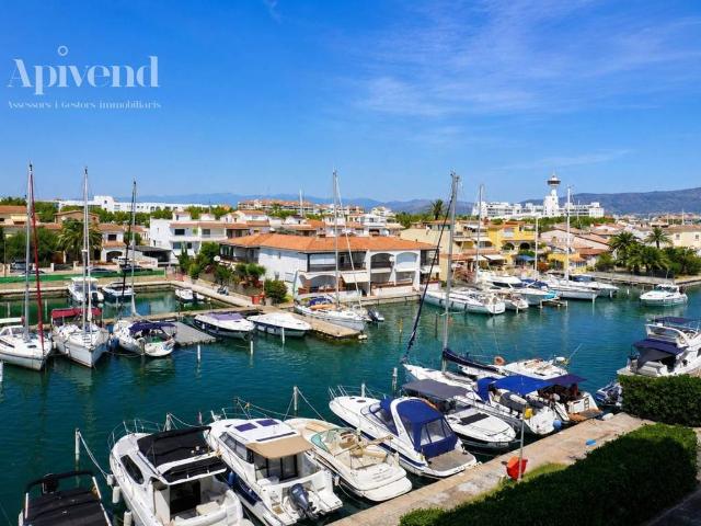 Estudio en Venta en Muga Gran Reserva Badia