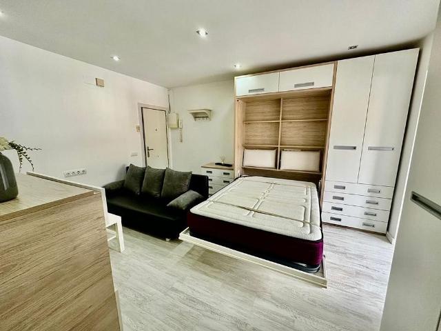 Estudio en venta en avenida De la Constitució, Castelldefels, de 30 m² por 175.000