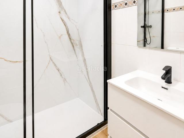 Estudio en venta en Barberà del Vallès, Centre Eixample Can Llobet. ¡TOTALMENTE REFORMADO, LUMINOSO Y LISTO PARA ESTRENAR!. Estudios Barberà del.