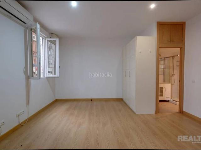 Apartamento en venta en Barcelona, Turó de la Peira. Estudio en venta en El Turó de la PeiraCan Peguera08031. Apartamentos.