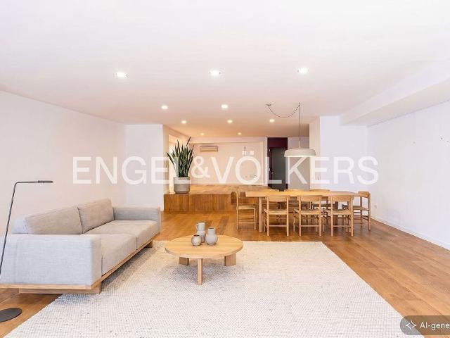 Estudio en venta en Barcelona, de 290 m² por 545.000