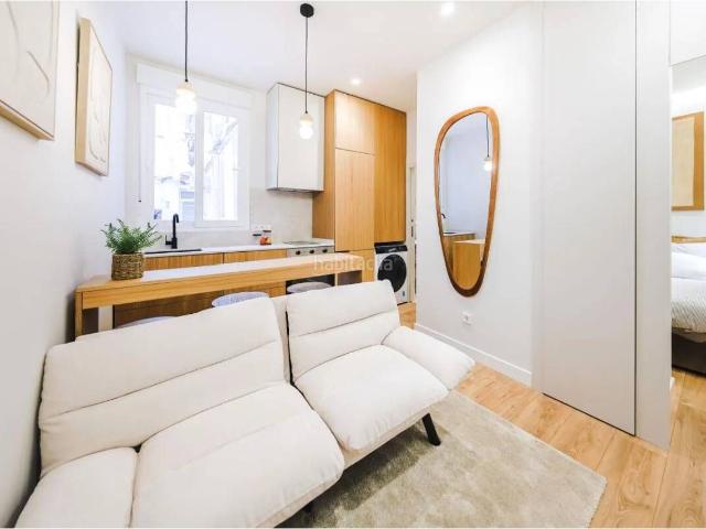 Estudio en venta en Barcelona, Porta. OPORTUNIDA ESTUDIO REFORMADA A ESTRENAR!. Estudios.