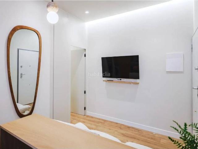Estudio en venta en Barcelona, Porta. OPORTUNIDA ESTUDIO REFORMADA A ESTRENAR!. Estudios.