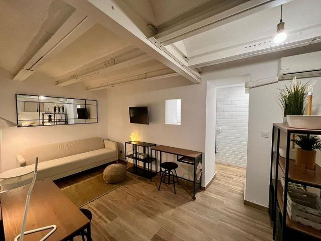 Estudio en venta en calle Blai, Barcelona, de 35 m² por 95.000