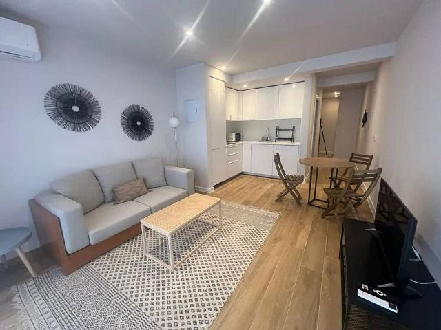 Estudio en venta en calle De Les Corts, Barcelona, de 35 m² por 153.000
