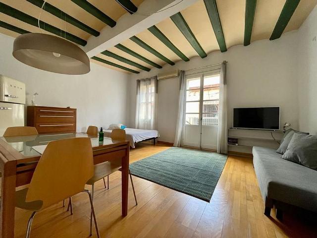 Piso en venta en calle De Sant Bertran, Barcelona, de 42 m² 1 habitación por 165.000