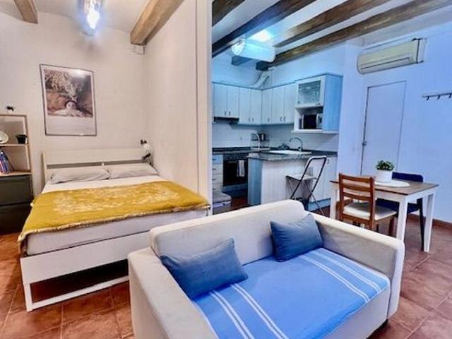 Estudio en venta en calle D'en Mònec, Barcelona, de 34 m² por 175.000