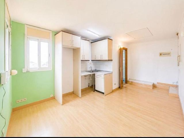 Estudio en venta en carretera D'esplugues, Cornellà de Llobregat, de 25 m² por 82.000