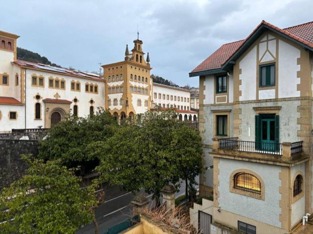 Estudio en venta en Donostia San Sebastián, Intxaurrondo. Estudio en venta en AtegorrietaUlia20013. Estudios Donostia San.