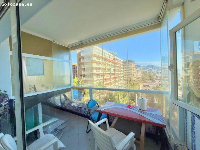 Estudio en venta en el Puerto de Fuengirola con terraza acristalada, vistas panorámicas y piscina