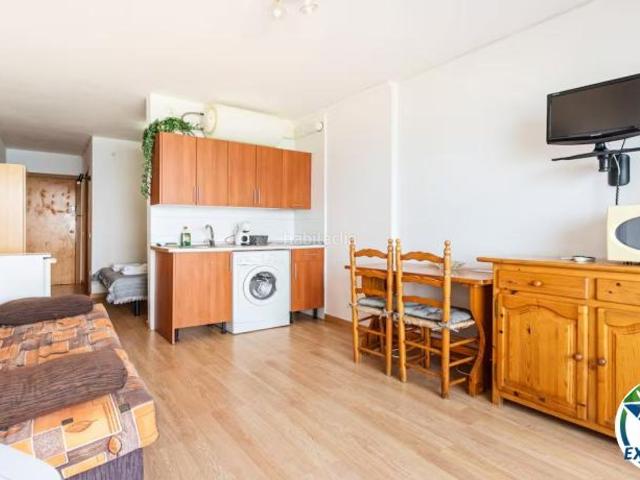 Estudio en venta en Empuriabrava, Muga Gran Reserva Badia Costa Brava. Estudio con terraza y espectaculares vista al mar en Empuriabrava. Estudios.