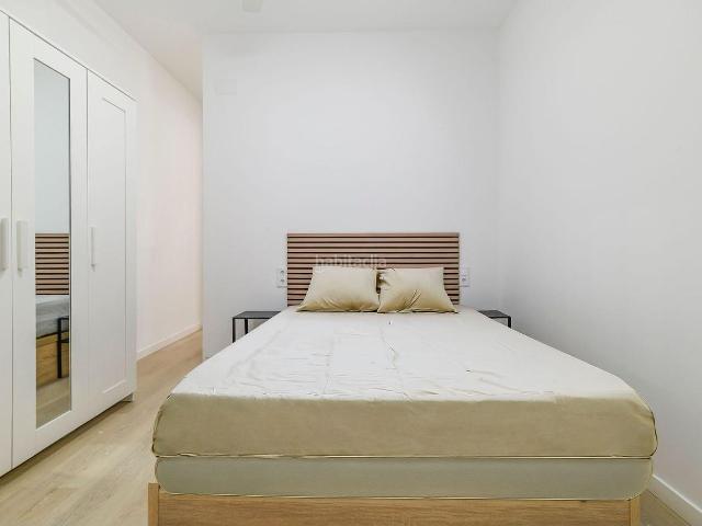 Estudio en venta en Hospitalet de Llobregat L´, Les Planes. Oportunidad Única Dos Estudios Reformados en La Florida por 149,000. Estudios Hospitalet de Llobregat.