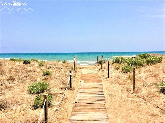 Estudio en venta en Playa de Daimús con ascensor, piscina y terraza acristalada a 200 metros del mar