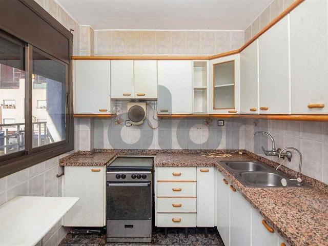 Estudio en venta en calle De la Maladeta, Sabadell, de 79 m² por 116.000 €