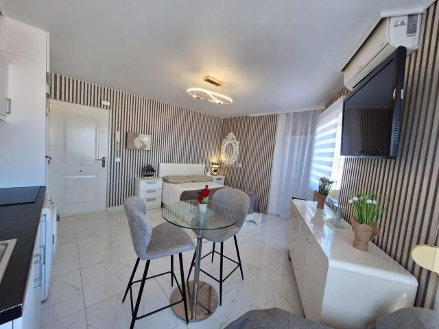 Estudio en venta en Torrevieja, Cabo Cervera. Estudio moderno en Torrevieja, ideal para disfrutar del mar. Estudios.