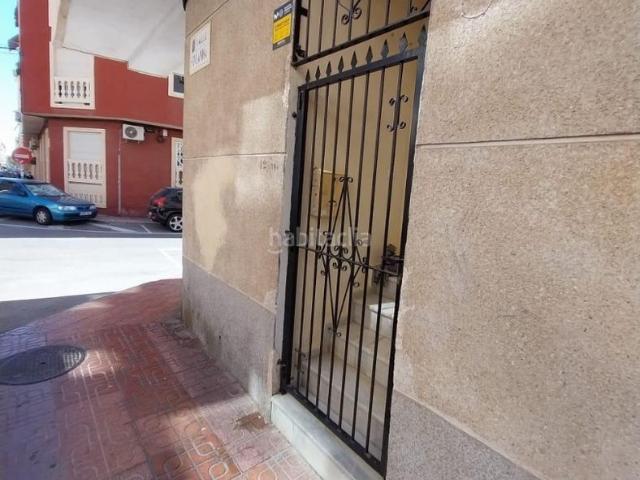 Estudio en venta en Torrevieja, Avenida Habaneras Curva de Palangre. Estudio con terraza, en la provincia de Alicante, en la ciudad de Torrevieja, en la zona de Playa de los Locos. 1 habitación.
