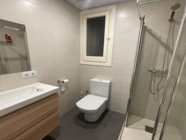 Estudio independiente con cocina y baño