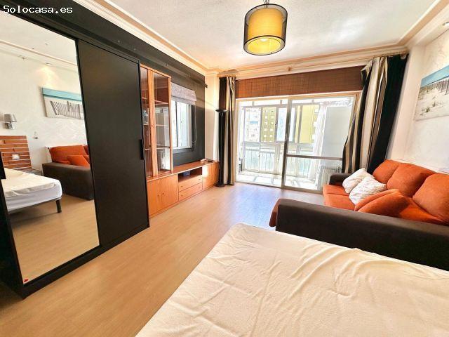 Estudio luminoso con gran terraza en el centro de Torremolinos – Zona Estación de Autobuses