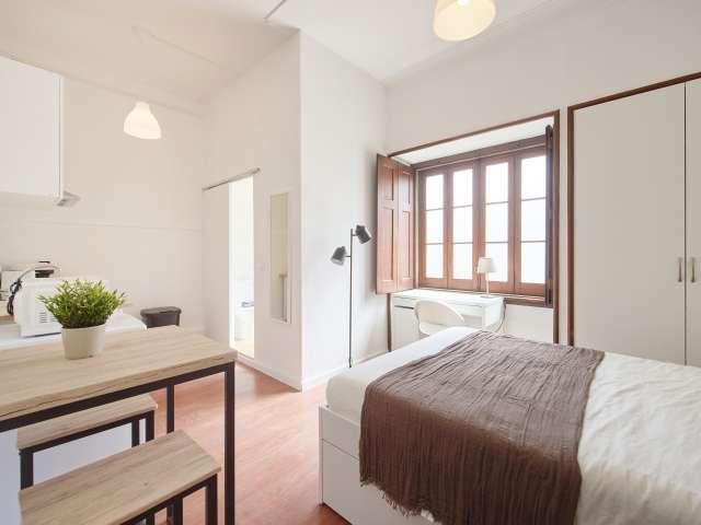 Estúdio privado para alugar em apartamento partilhado em Lisboa