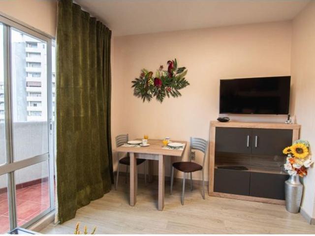 Estudio reformado con licencia turística en Benal Beach, primera línea de playa