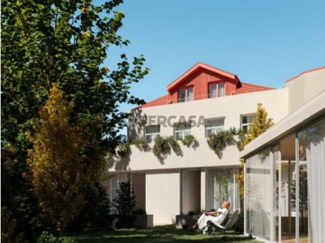 Estúdio T0+1 duplex com terraço para comprar junto a praia em Leça da Palmeira Matosinhos Porto
