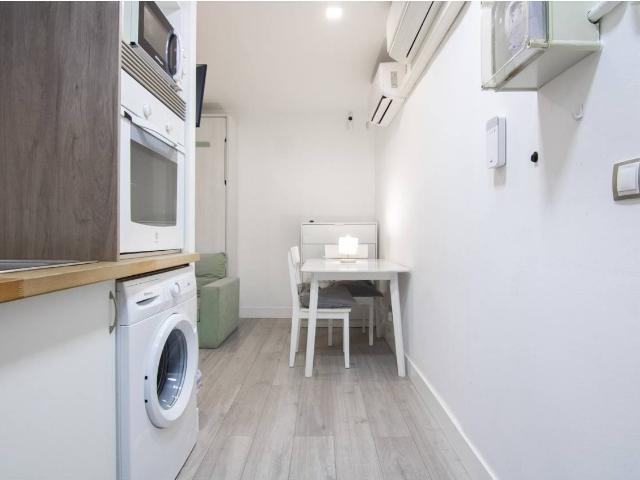 ESTUDIO TIPO LOFT DE 25M2 COMPLETAMENTE REFORMADO