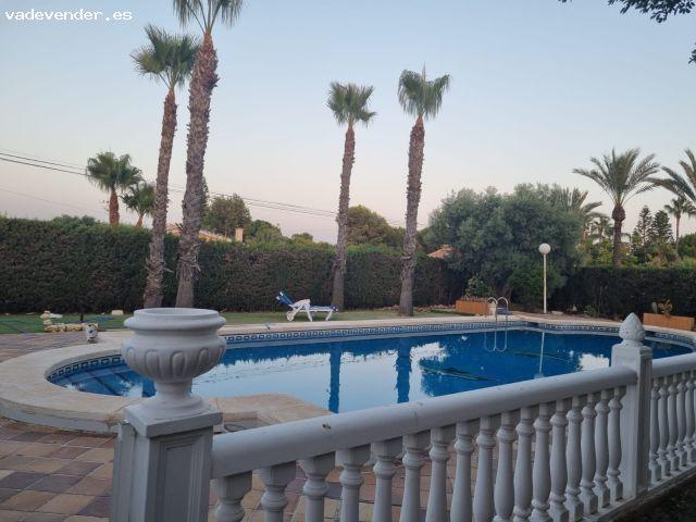 Estupendo chalet a la venta en Torrellano