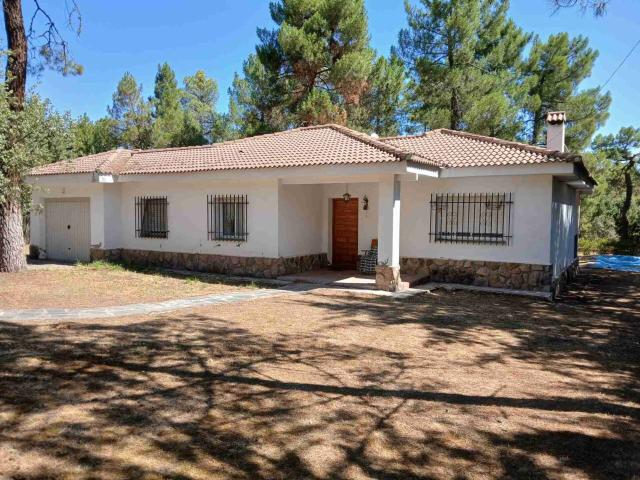 ESTUPENDO CHALET EN MARUGAN SEGOVIA