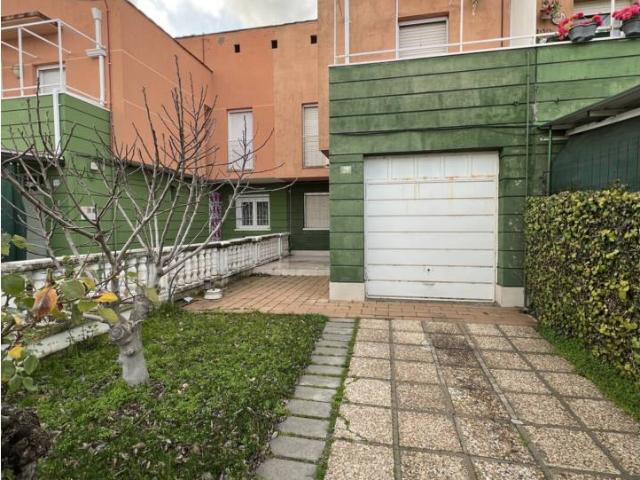 Estupendo chalet en Aldeamayor de San Martín con patio y garaje