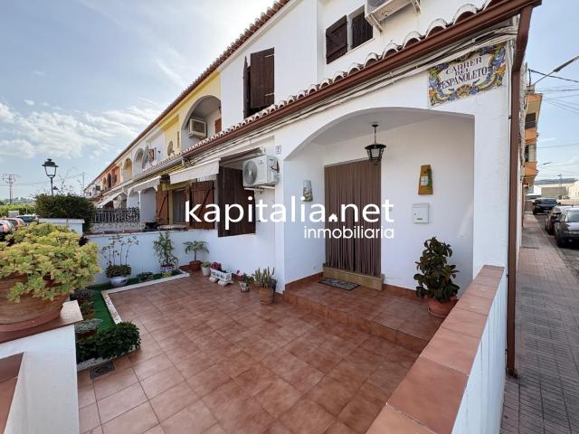 ESTUPENDO ADOSADO CON PATIO Y GARAJE ALA VENTA EN ROTGLA CORBERA