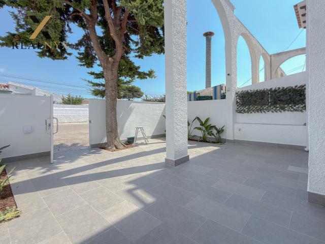 Estupendo Adosado reformado con amplias terrazas con fabulosas vistas despejadas y al mar + 3 Piscinas comunitarias