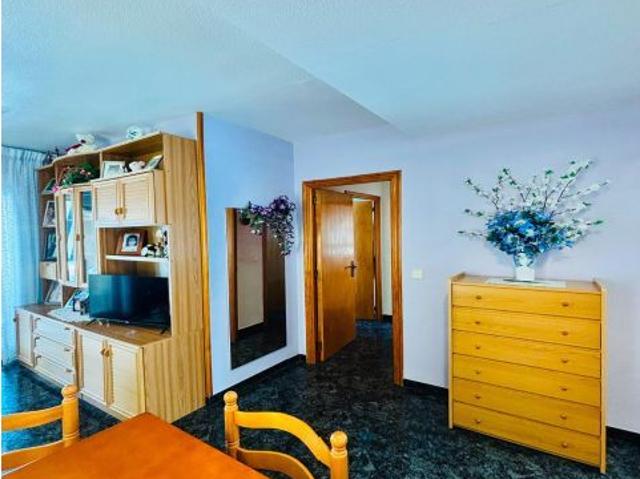 Estupendo apartamento reformado con garaje, piscina y dos terrazas en la zona Club Náutico de Santa