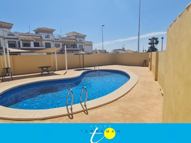 ESTUPENDO BUNGALOW EN PLANTA ALTA CON PISCINA COMUNITARIA
