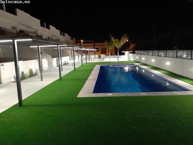 ESTUPENDO BUNGALOW PLANTA ALTA, 3 DORMITORIOS, 2 BAÑOS, PISCINA COMUNITARIA EN PILAR DE LA HORADADA