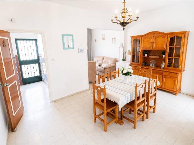 ¡ESTUPENDO DÚPLEX DE TRES DORMITORIOS A 450 METROS DE LA PLAYA!