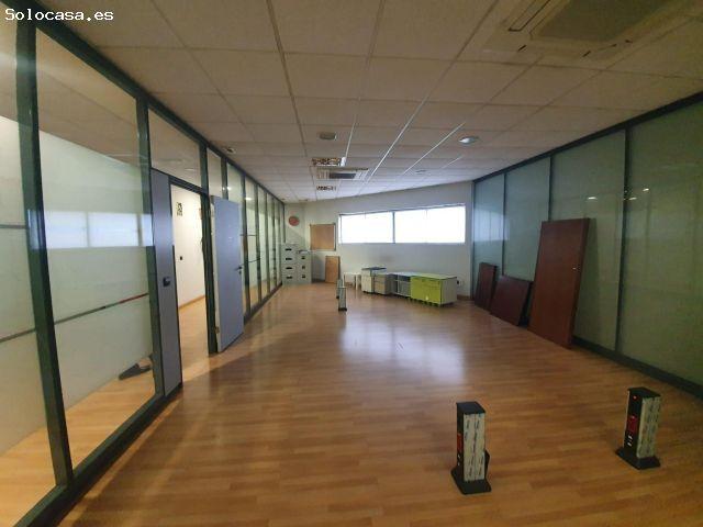 ESTUPENDO EDIFICIO CON ALMACÉN Y OFICINAS EN POLÍGONO COMERCIAL