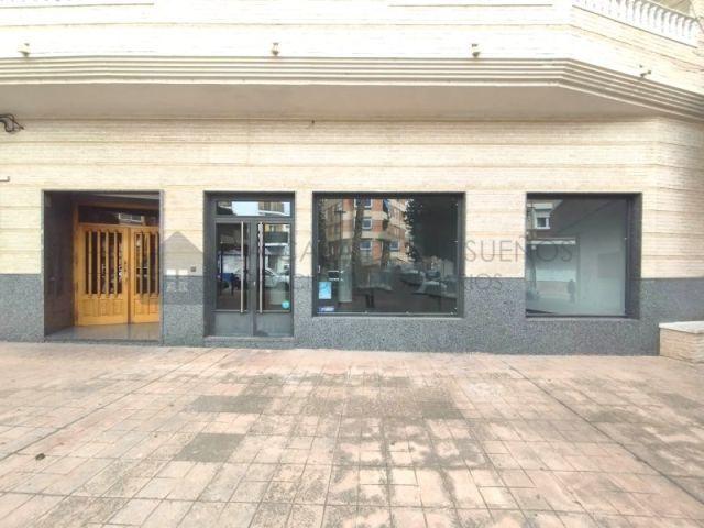 ESTUPENDO LOCAL EN ELDA DE 178m2
