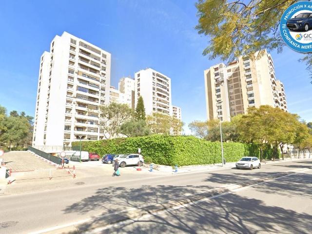 ESTUPENDO LOCAL EN URBANIZACIÓN EL BOSQUE