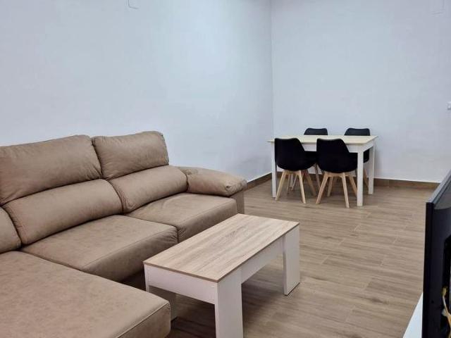 ESTUPENDO PISO CON PISCINA COMUNITARIA