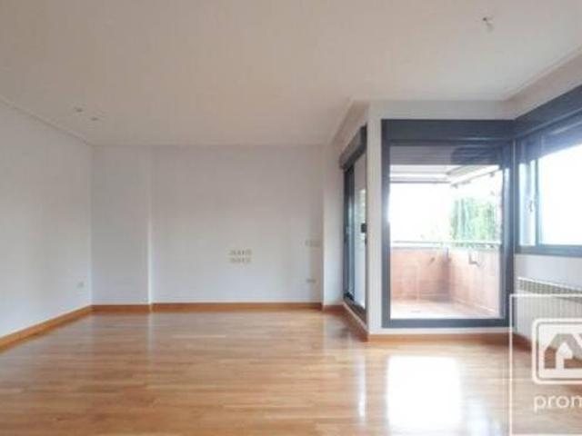 Estupendo piso con terraza con vistas al Pardo en Valdemarin