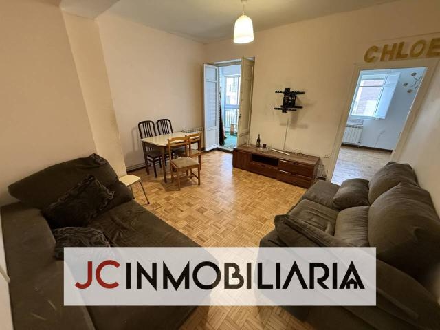 Estupendo piso de 82m2, con terraza, en la calle San Quirce