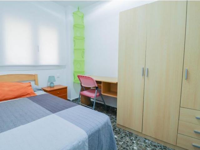 ESTUPENDO PISO DE TRES DORMITORIOS PARA TEMPORADA ESCOLAR