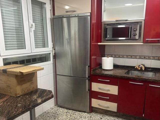 ESTUPENDO PISO DE ESTUDIANTES! 3 HABITACIONES!