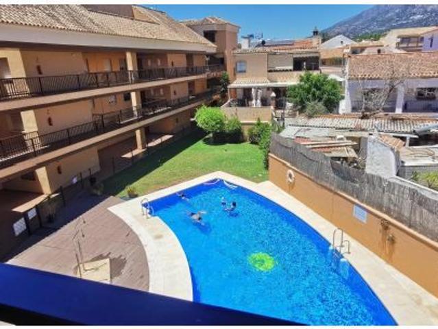 ESTUPENDO PISO EN URBANIZACIÓN CON PISCINA EN LOS PACOS FUENGIROLA
