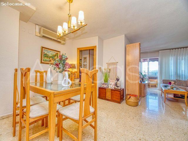 Estupendo piso en venta de 4 dormitorios y 2 baños con plaza de garaje en Juan XXIII