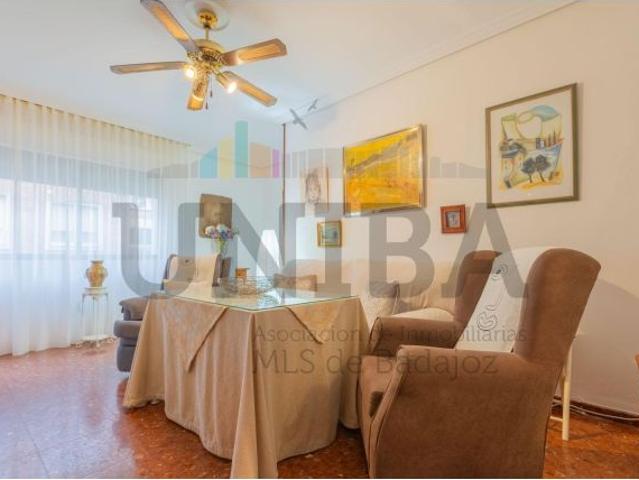 ?Estupendo piso en venta en Pardaleras — Badajoz