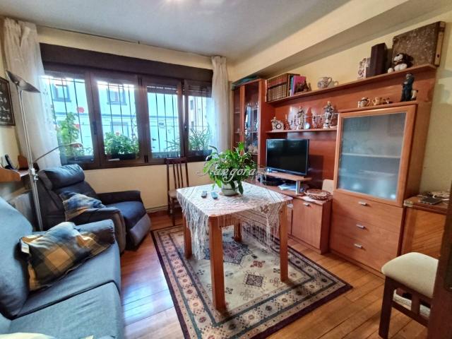 Estupendo piso en Alango