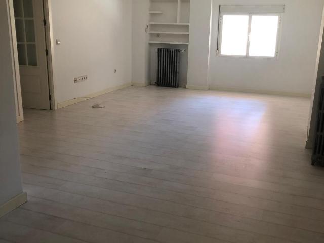 ESTUPENDO PISO EN ALQUILER DE 4 DORMITORIOS
