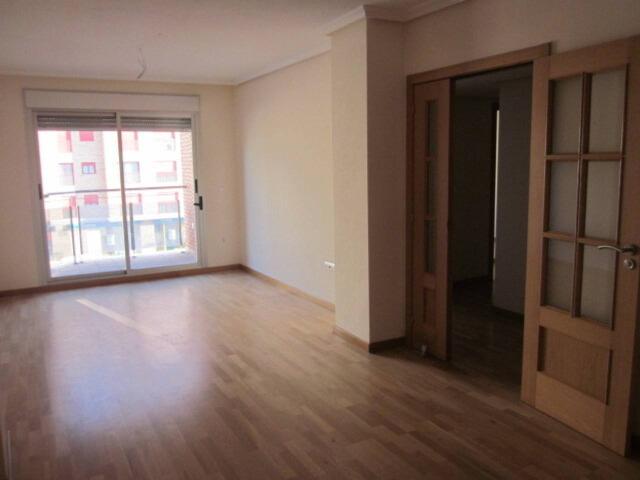 Estupendo piso en alquiler en Juan Carlos I