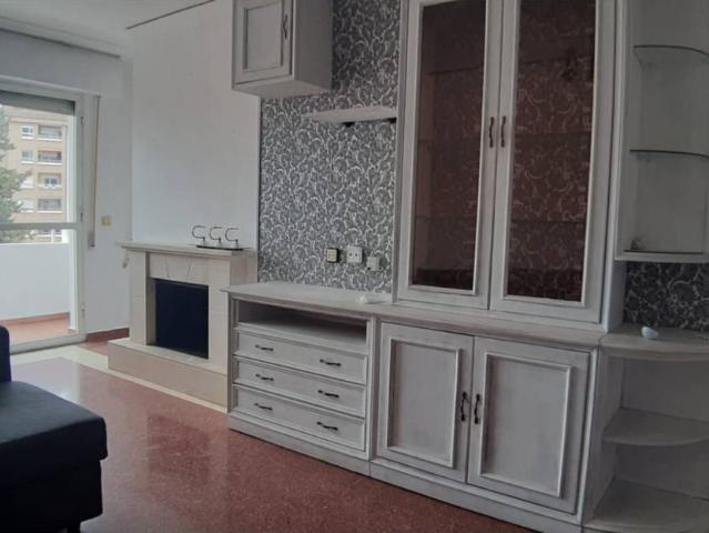 Estupendo piso en alquiler en Juan Carlos I